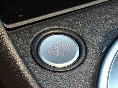 2012 Volkswagen Beetle 2.5L w/Sun/Sound/Nav PZEV