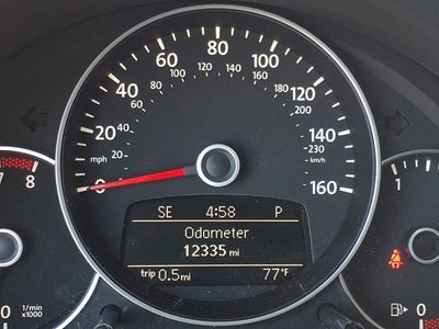 2012 Volkswagen Beetle 2.5L w/Sun/Sound/Nav PZEV
