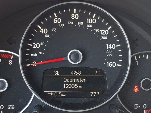 2012 Volkswagen Beetle 2.5L w/Sun/Sound/Nav PZEV