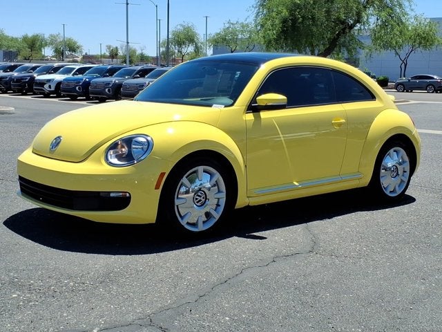 2012 Volkswagen Beetle 2.5L w/Sun/Sound/Nav PZEV