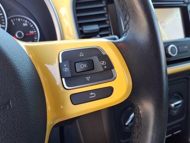 2012 Volkswagen Beetle 2.5L w/Sun/Sound/Nav PZEV