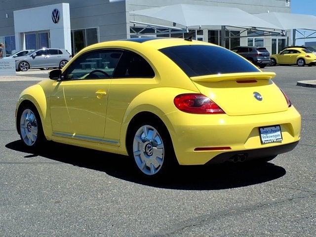 2012 Volkswagen Beetle 2.5L w/Sun/Sound/Nav PZEV