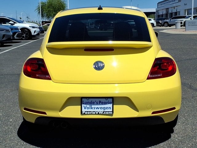 2012 Volkswagen Beetle 2.5L w/Sun/Sound/Nav PZEV
