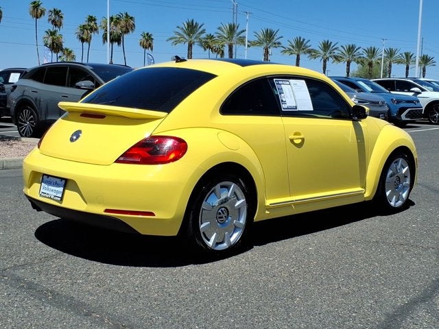 2012 Volkswagen Beetle 2.5L w/Sun/Sound/Nav PZEV