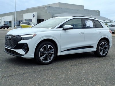 2024 Audi Q4 e-tron Premium Plus