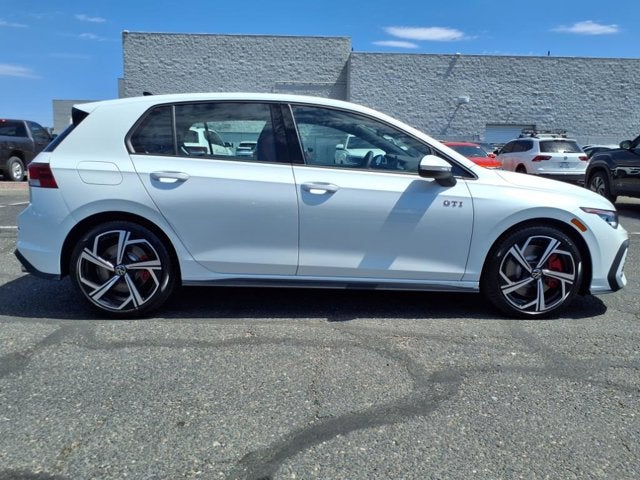 2025 Volkswagen Golf GTI SE