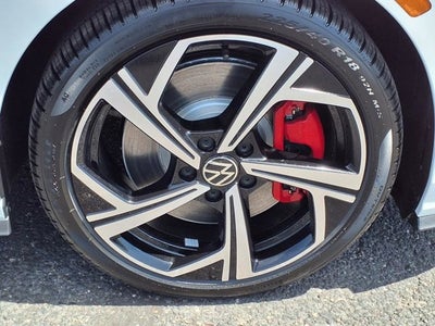 2025 Volkswagen Golf GTI SE