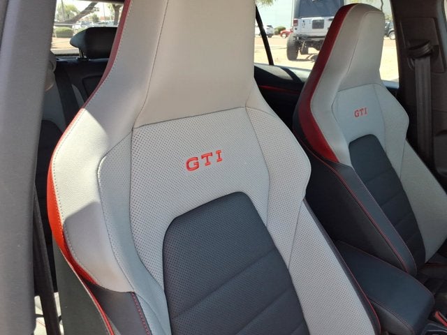 2023 Volkswagen Golf GTI SE