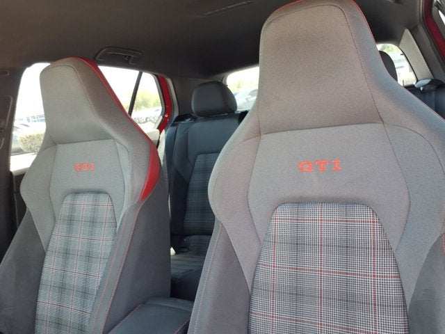 2023 Volkswagen Golf GTI 40th Anniversary Edition