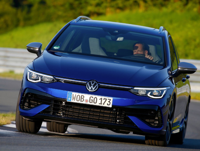 vw brakes in action while racing